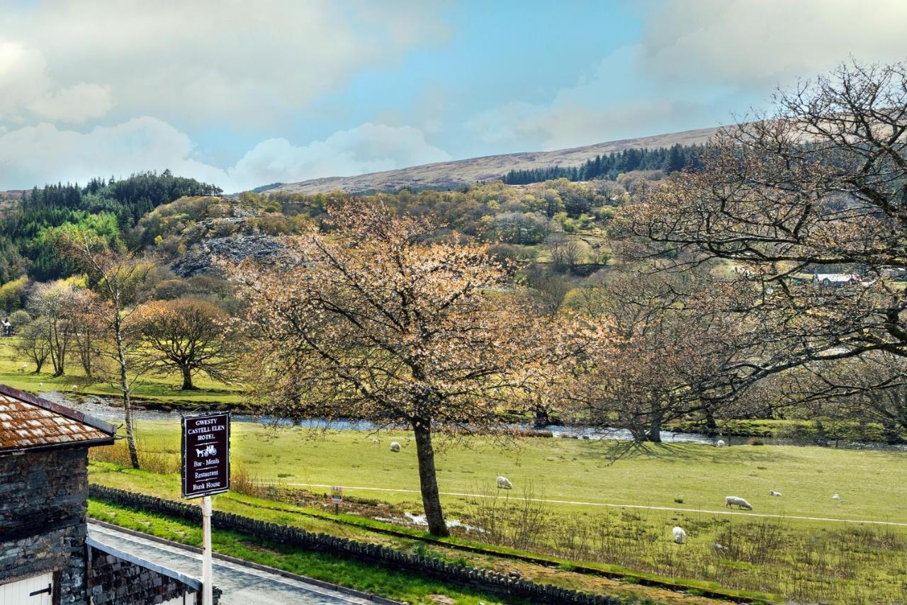 Elen'S Castle Hotel Dolwyddelan Esterno foto