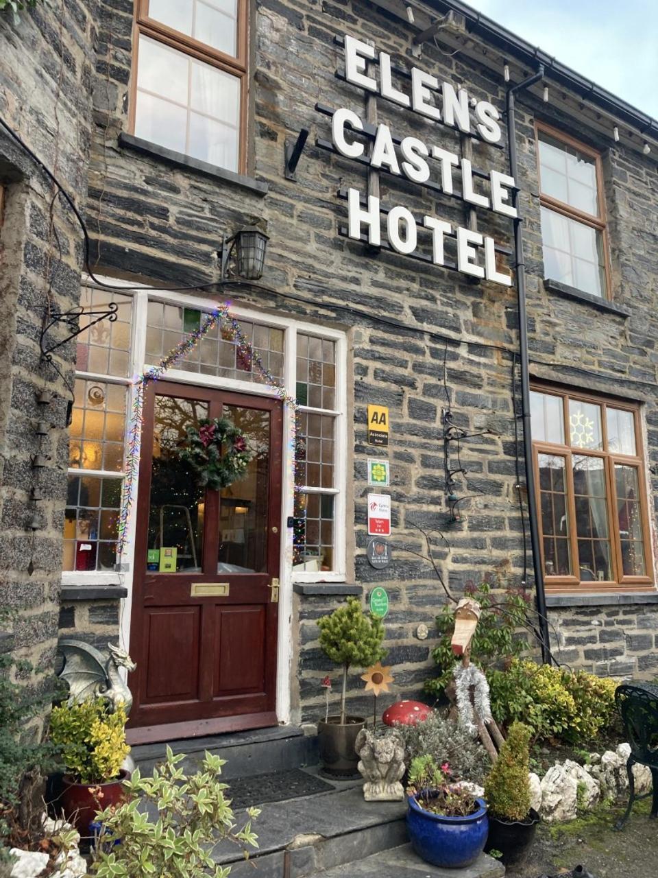 Elen'S Castle Hotel Dolwyddelan Esterno foto