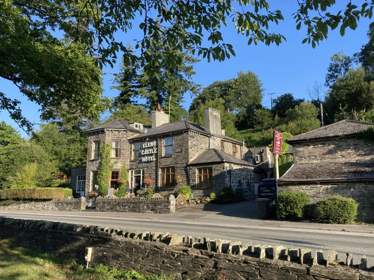 Elen'S Castle Hotel Dolwyddelan Esterno foto