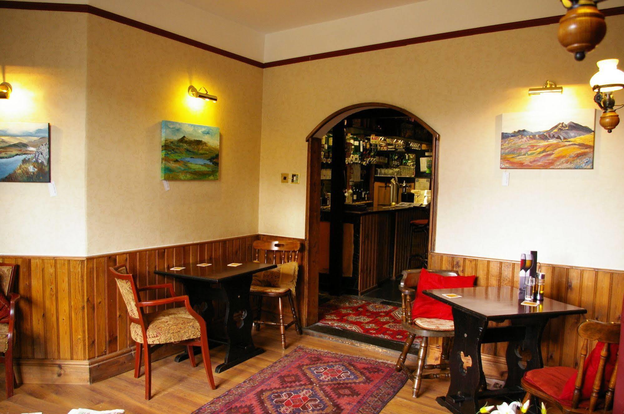 Elen'S Castle Hotel Dolwyddelan Esterno foto