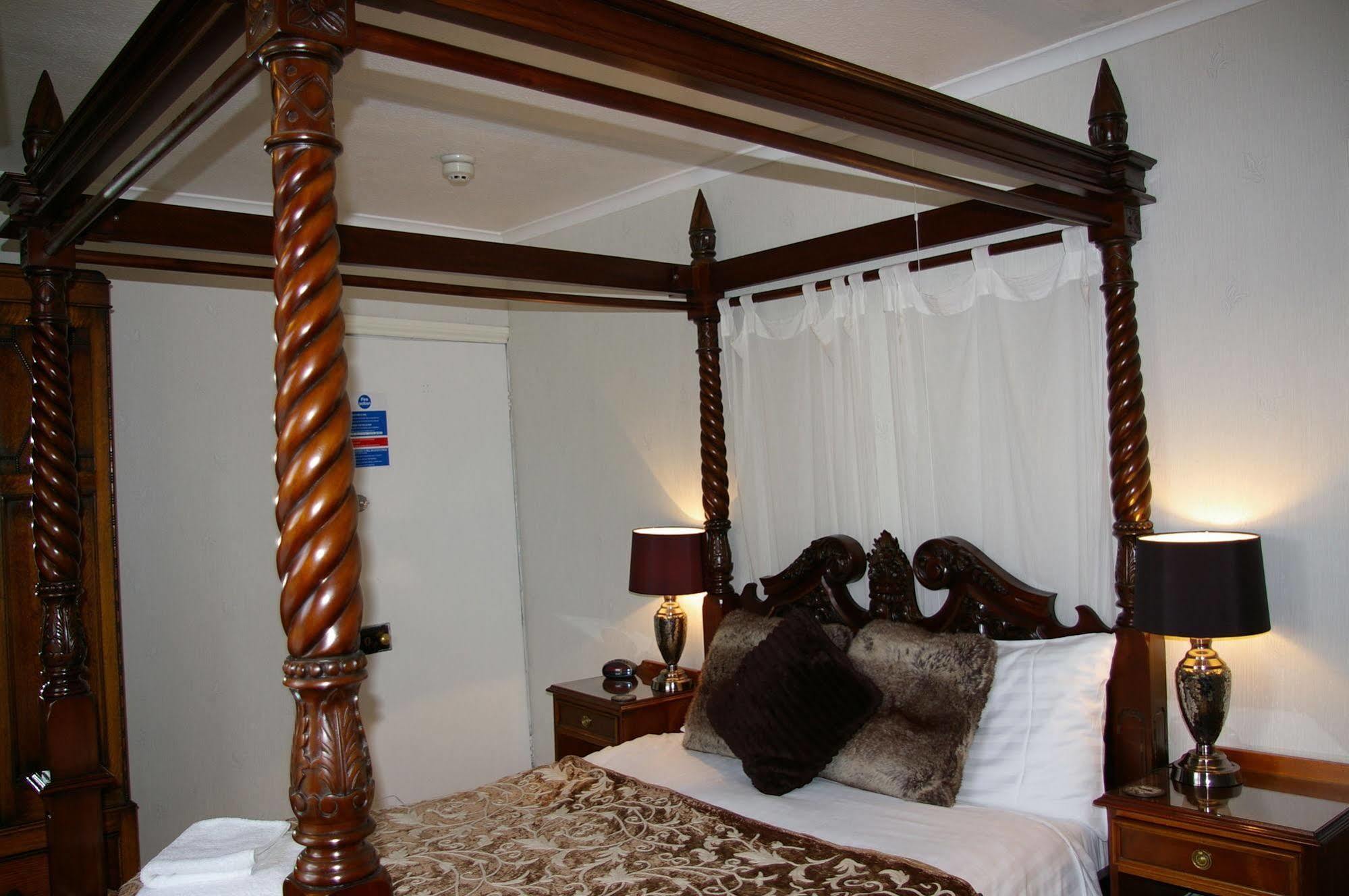 Elen'S Castle Hotel Dolwyddelan Esterno foto